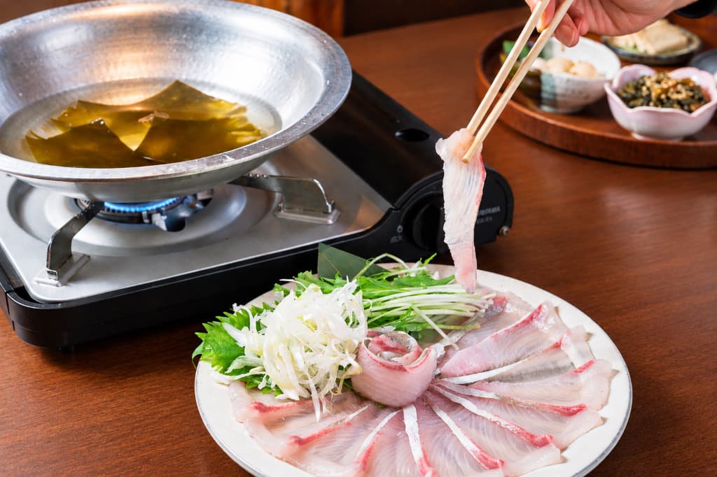 【2時間飲み放題付き】熟成カンパチしゃぶしゃぶほか19品目 くすおコース　8,000円（税込）