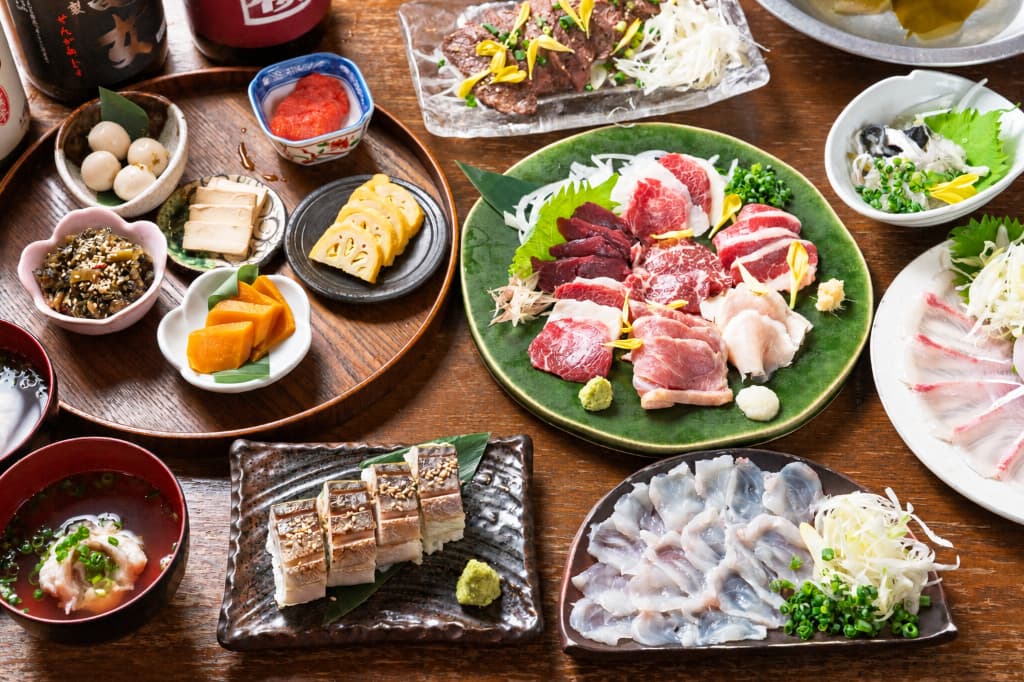 【2時間飲み放題付き】とらふぐ・もつ鍋　豪華絢爛！くすお渾身の火の国コース　10,000円（税込）